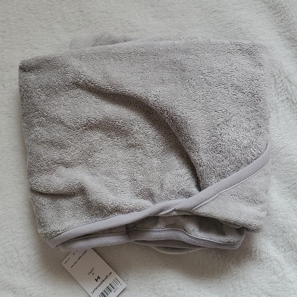 Brand New Carter's cute elephant hooded towel - Picture 3 of 9